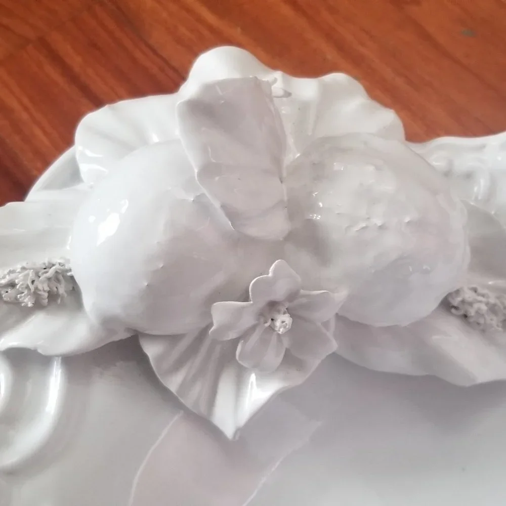 RARE LG IBORBONE ITALY WHITE LEMON FLORAL SERVING DISH SALAD CENTERPIECE BOWL